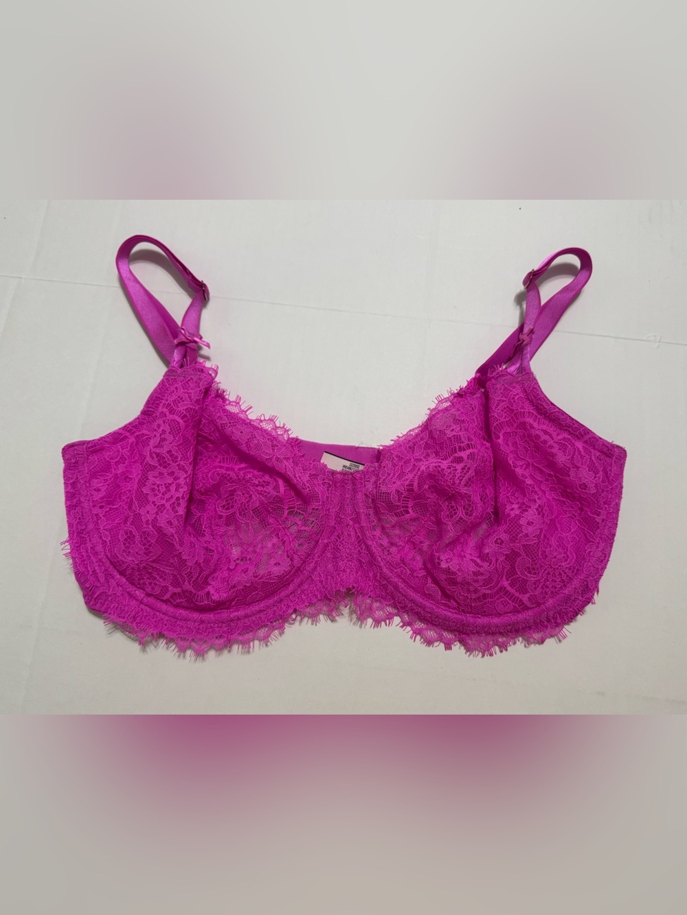 Victoria's Secret Dream Angels Unlined Balconette Lace Bra in Neon Princess Pink